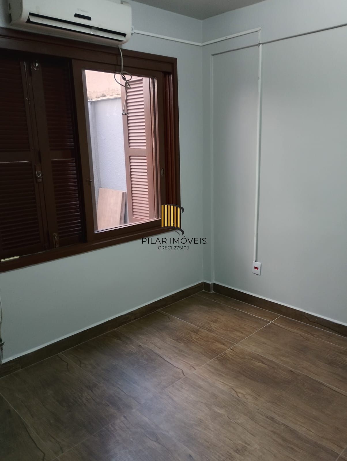 Apartamento Térreo, 02 dormitórios, 60,59m2 área privativa, quiosque com churrasqueira, Menino Deus