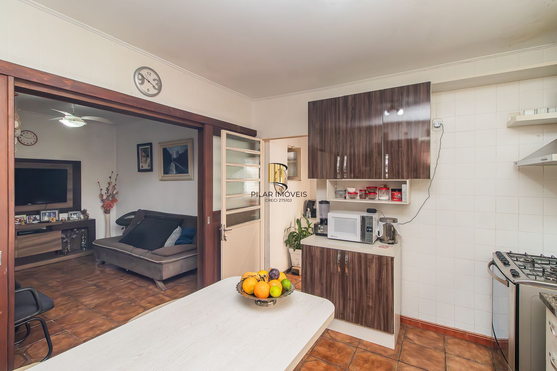 Casa 3 dormitórios, 5 vagas.