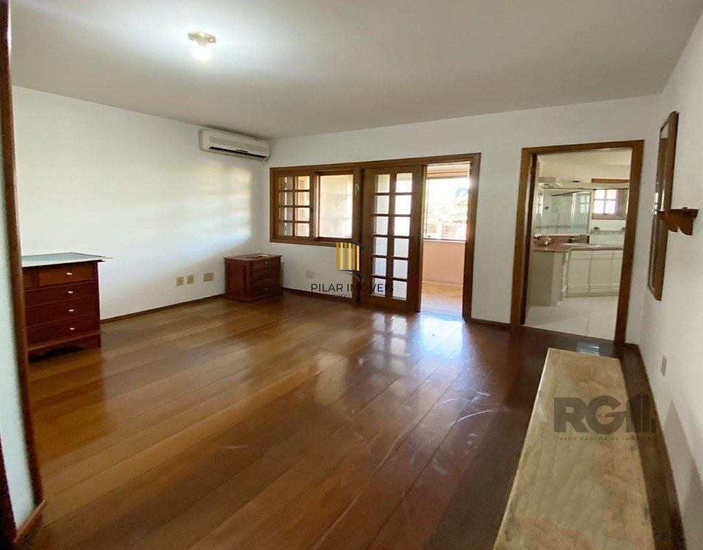 CASA - 4 dorms. -  3 vagas - 254,79 m² - SANTA TEREZA