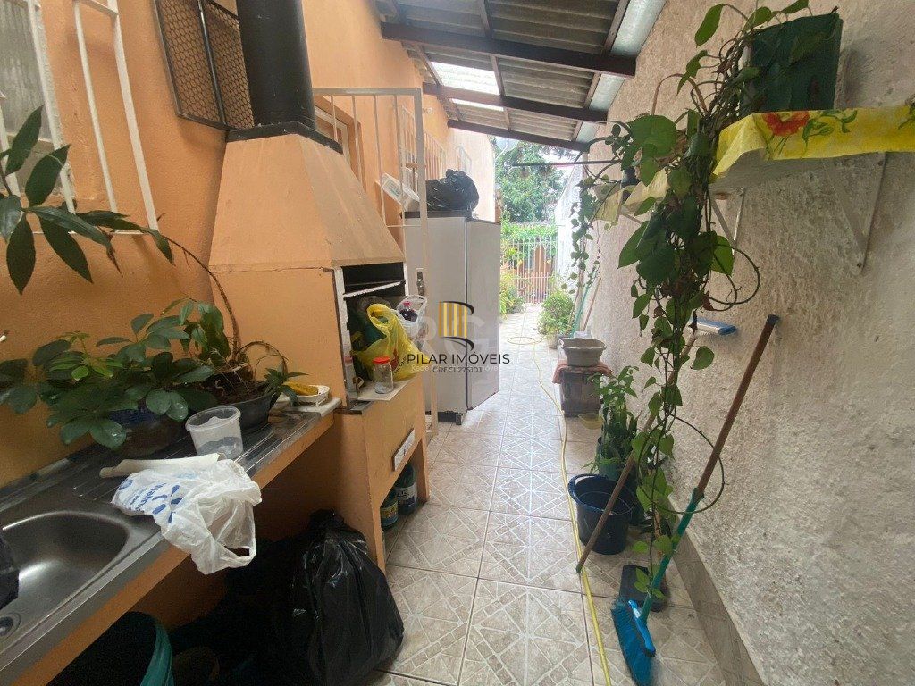 Casa 4 dormitórios - 1 vaga -  330m² Menino Deus