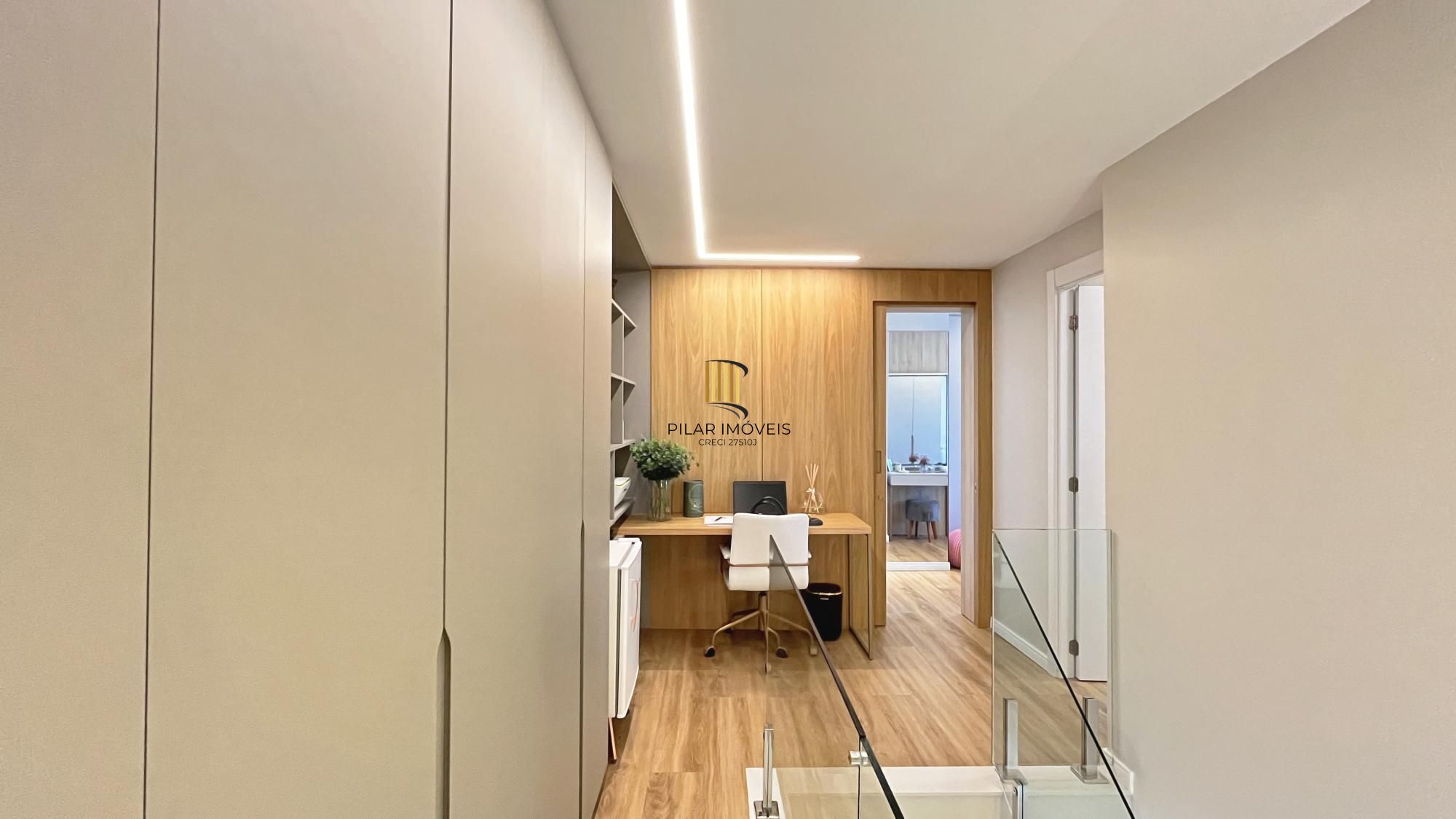 Duplex, mobiliado, andar alto de 2 dormitórios; 2 vagas