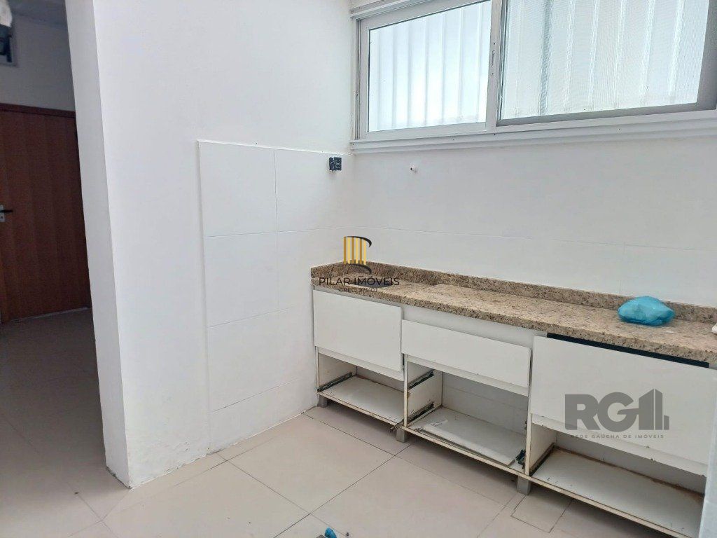 Sala de frente com vaga