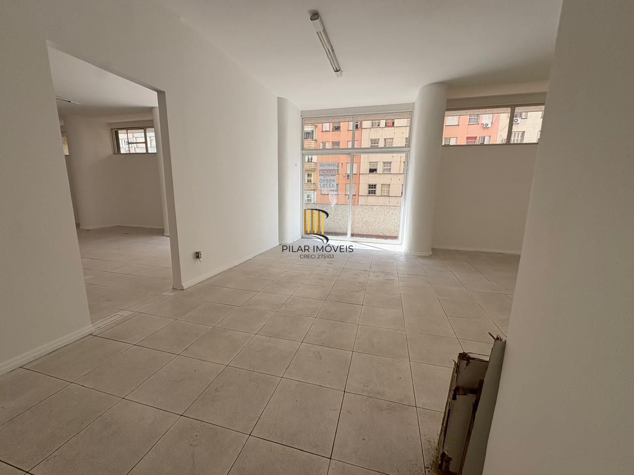 Sala comercial 822,66m² no centro de Porto Alegre