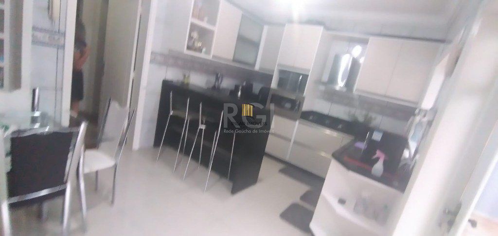 Casa para Venda - 243m², 2 dormitórios, sendo 1 suites, 3 vagas - Glória