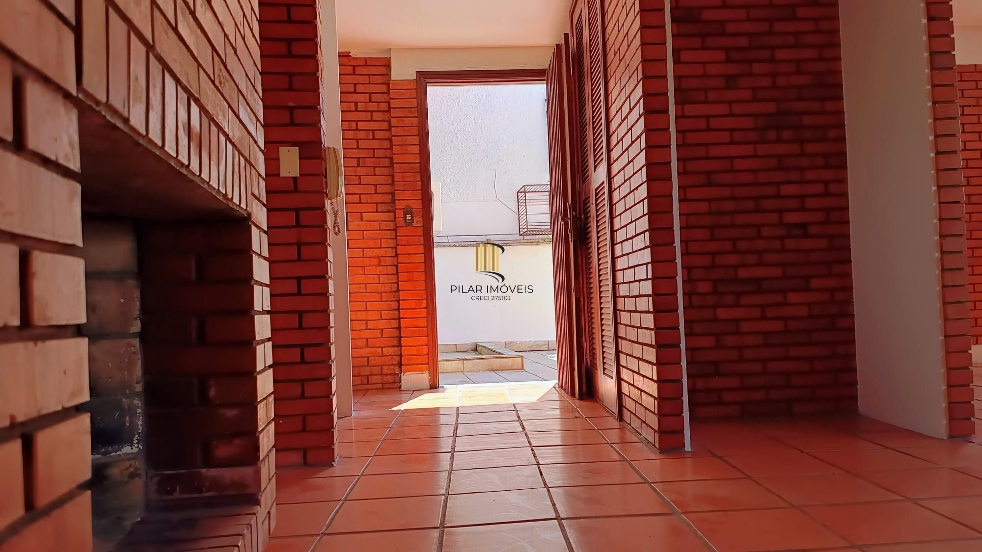 Casa 3 dormitórios 2 vagas