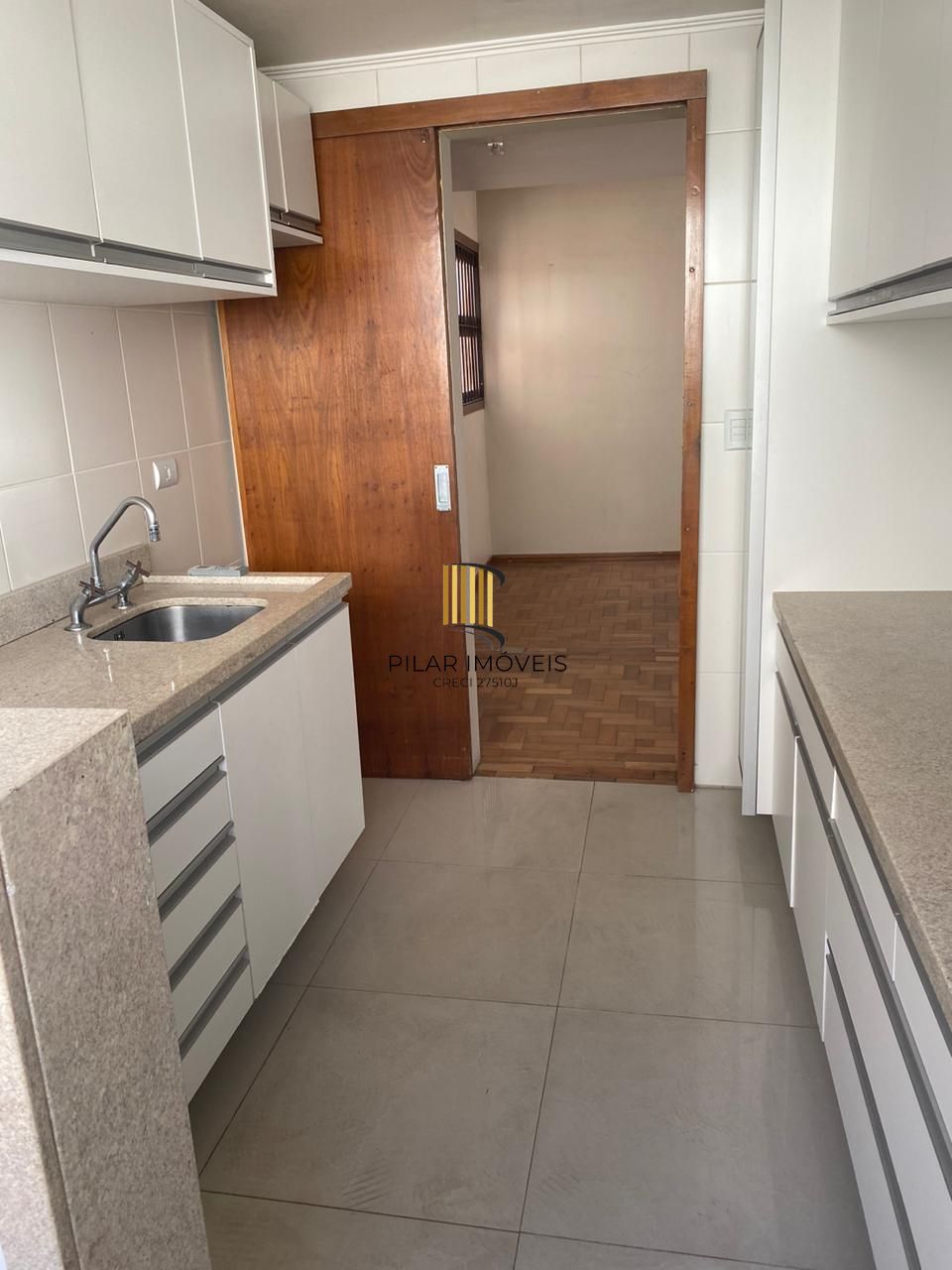 Apto 03 dormitórios, Botafogo, 831 esquina de Getulio Vargas