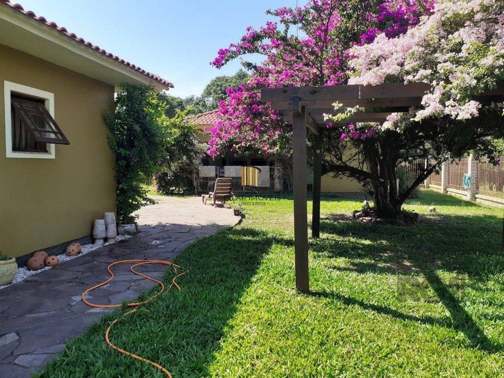 SÍTIO   -  8 ha 2.980 m²  de extensão -  5 dormitórios - 2 vagas - TRIUNFO-RS