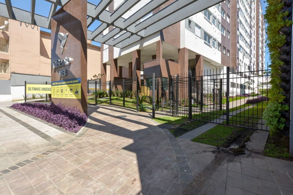 Apartamento 82m² - três dormitórios, suíte, duas vagas de garagem