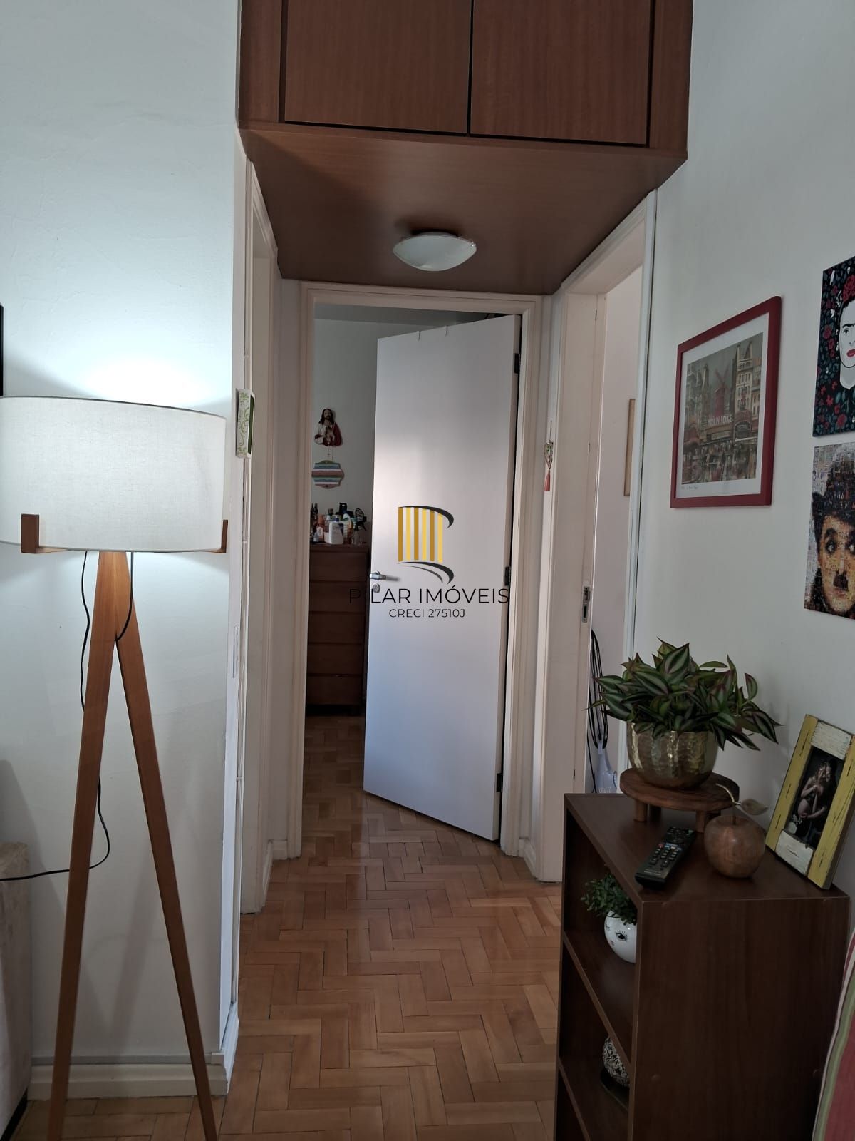 Apartamento de 58 m² com 2 quartos localizado no Bairro Menino Deus.