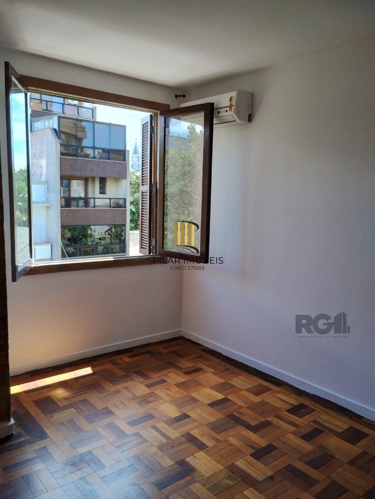 Apto  2 dorm com sacada na Duque de Caxias