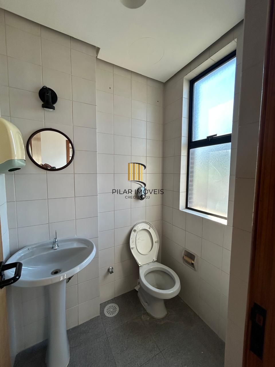SALA COMERCIAL 27,93 m² - 1 VAGA - MENINO DEUS