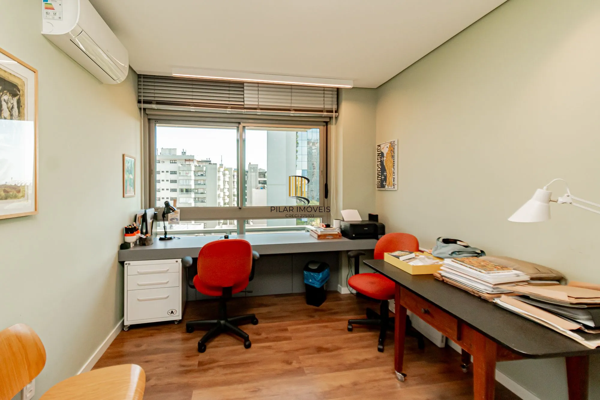 Mobiliado, piso aquecido, 3  suítes, 3 vagas  e infraestrutura.