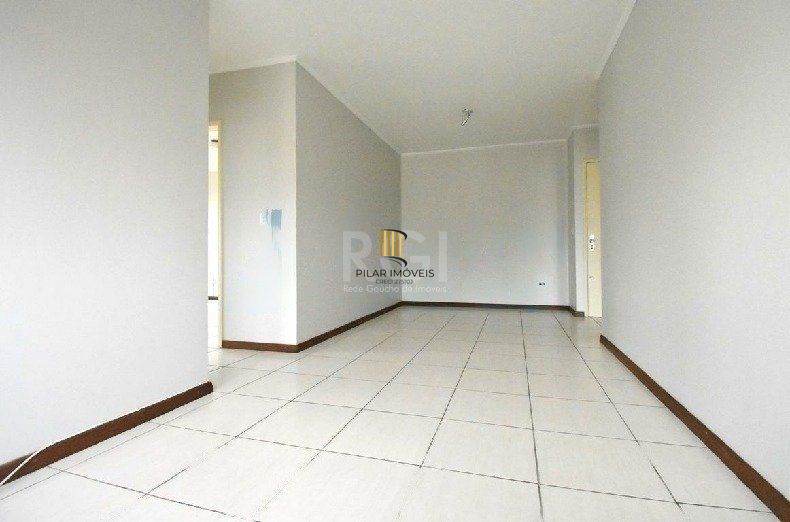 Apartamento de 2 dormitórios, 1 vaga de garagem coberta e escriturada.