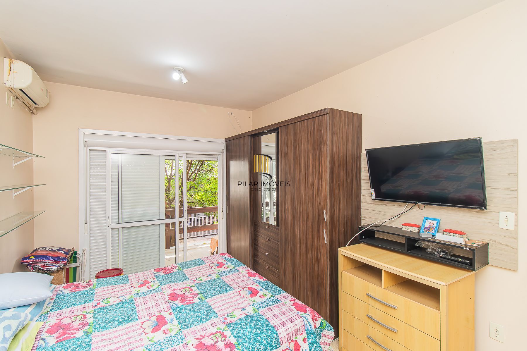 Casa 4 dormitórios - 1 vaga -  330m² Menino Deus