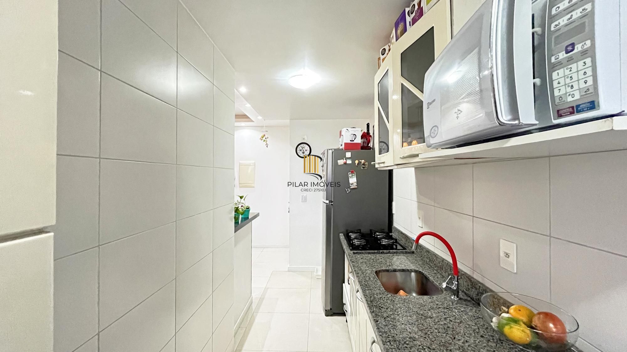Apartamento 82m² - três dormitórios, suíte, duas vagas de garagem