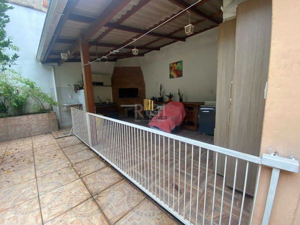 Casa 4 dormitórios - 1 vaga -  330m² Menino Deus