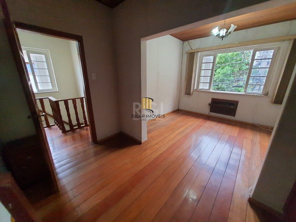 Casa para Venda - 300m², 3 dormitórios, sendo 3 suites, 5 vagas - Santana