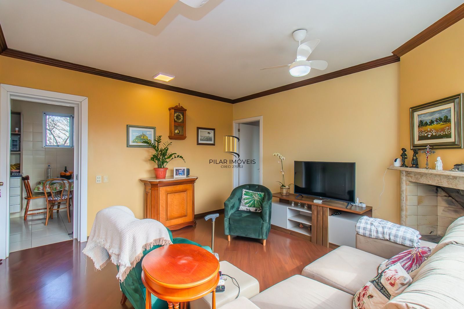 Apartamento panorâmico com três dormitórios, garagem