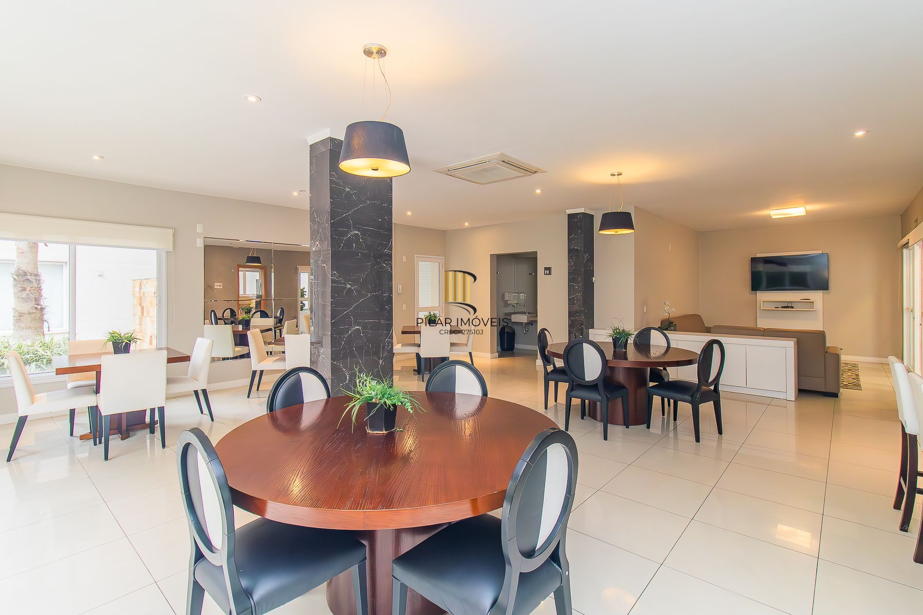 3 suítes 2 vagas Menino Deus