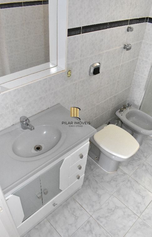 Apartamento 3 dormitorios vaga coberta Menino Deus