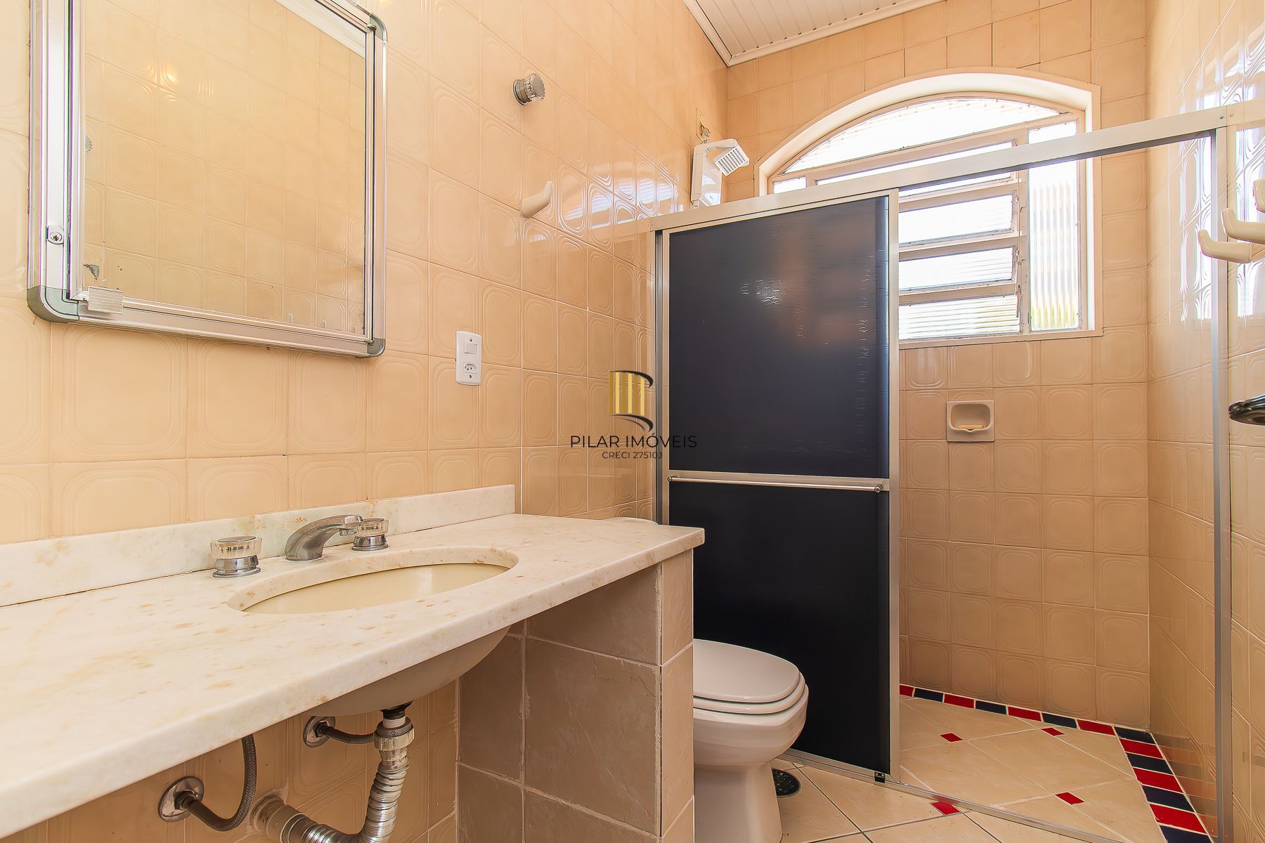 Casa com 5 dormitórios e muito mais