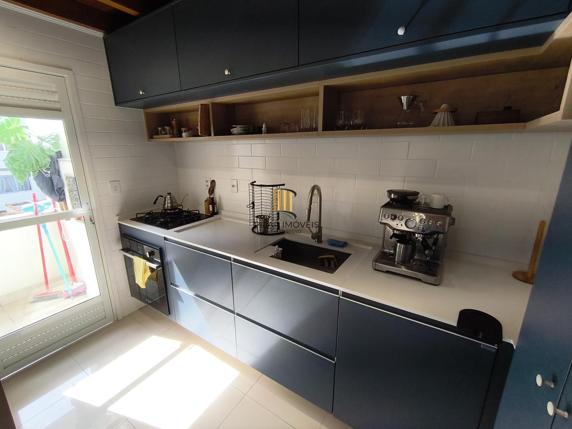 APARTAMENTO 2 DORMITÓRIOS COM 1 VAGA NO MENINO DEUS