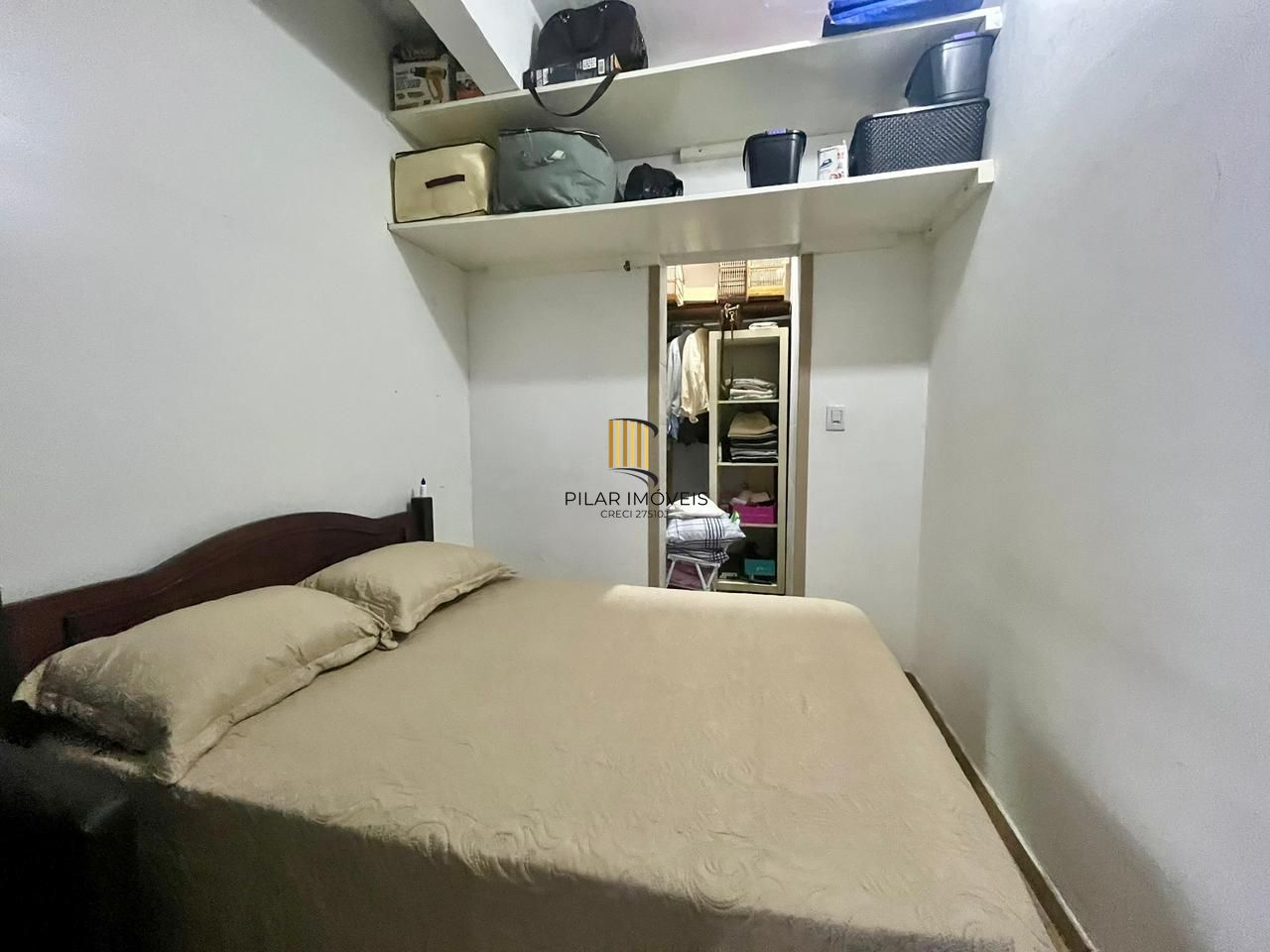 2 Casas independentes em terreno de 480m.