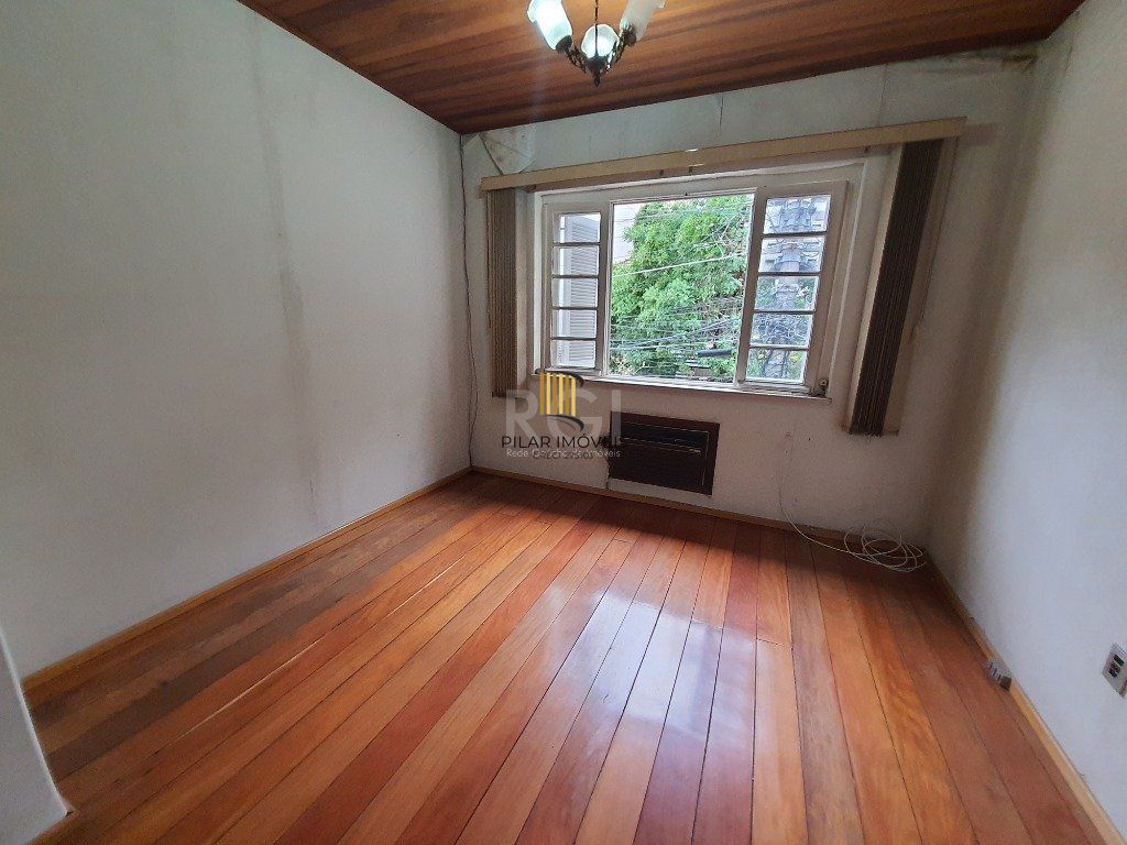 Casa para Venda - 300m², 3 dormitórios, sendo 3 suites, 5 vagas - Santana