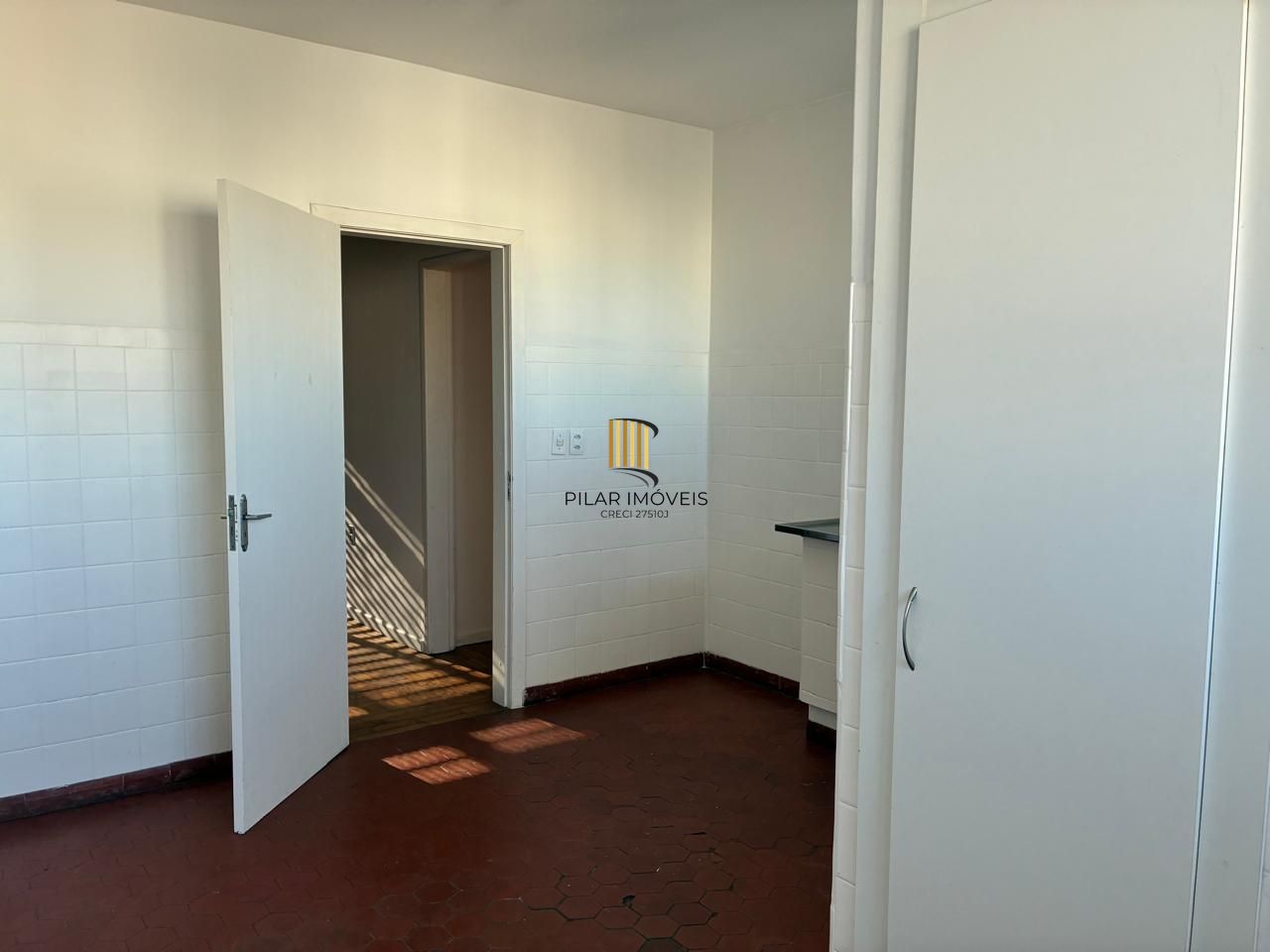 AMPLO APARTAMENTO DE 3 DORMITÓRIOS NA CIDADE BAIXA