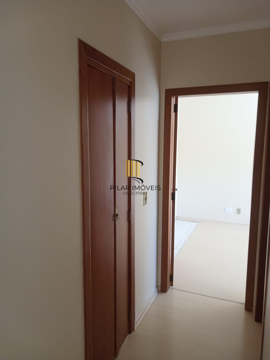 Apartamento dois dormitórios com  estacionamento Coberto