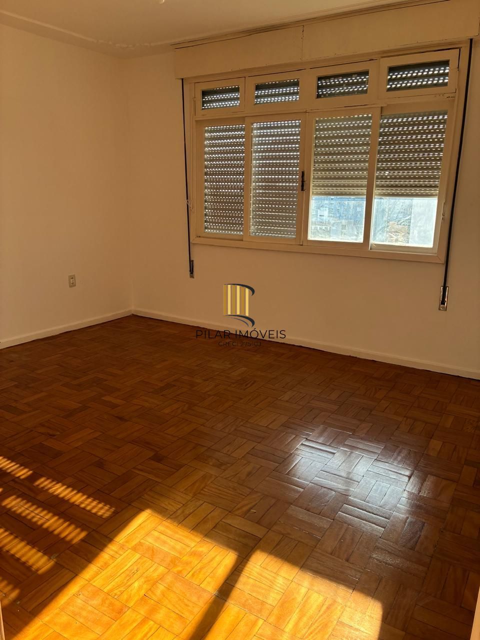 AMPLO APARTAMENTO DE 3 DORMITÓRIOS NA CIDADE BAIXA