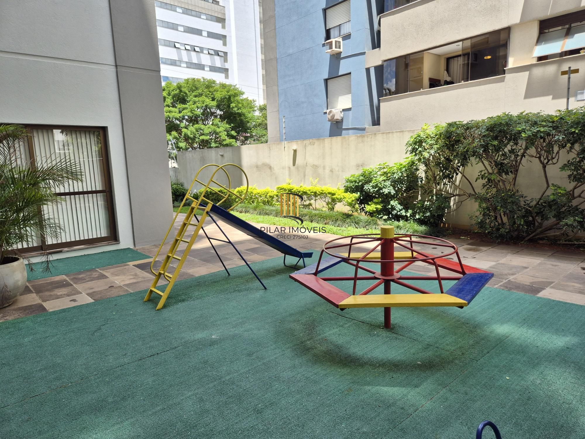 3D com suíte, churrasqueira e vaga