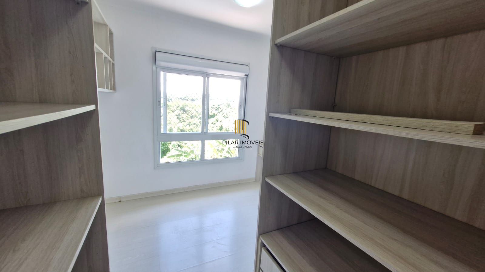 Casa em Condomínio fechado, 5 dormitórios sendo 2 suítes, 5 banheiros, 203 m² de área privativa, 2 garagem cobertas