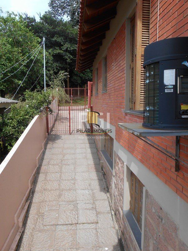Casa para Venda - 430m², 3 dormitórios, sendo 1 suites, 2 vagas - Vila Nova