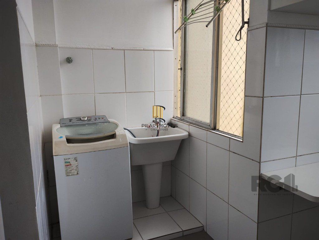Apto  2 dorm com sacada na Duque de Caxias