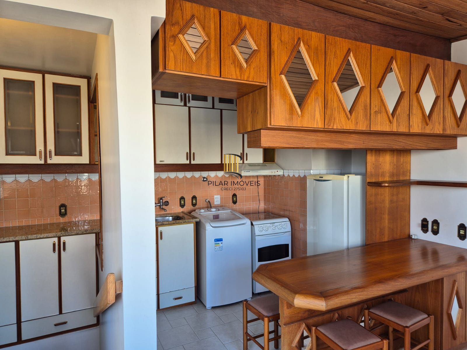 Cobertura 1 dormitório com vaga e churrasqueira