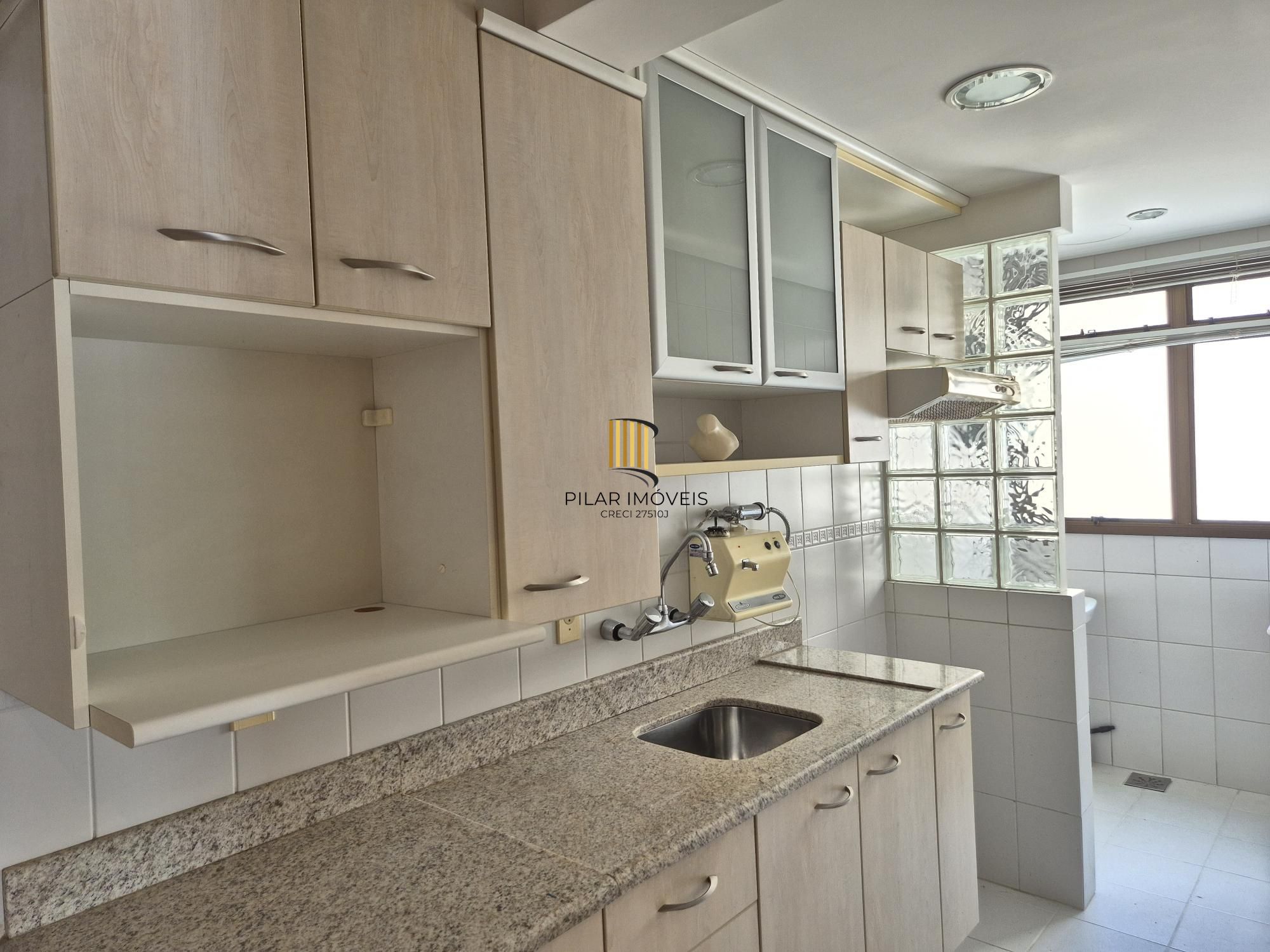 2D com suíte, churrasqueira e vaga