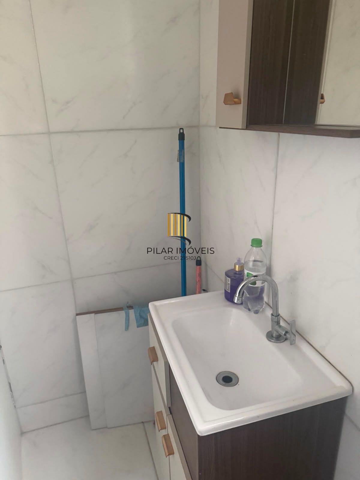 Excelente oportunidade sala comercial rua DR. flores , 0 dormitório