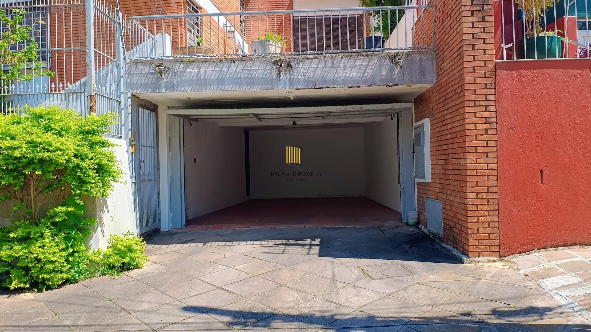 Casa 3 dormitórios 2 vagas