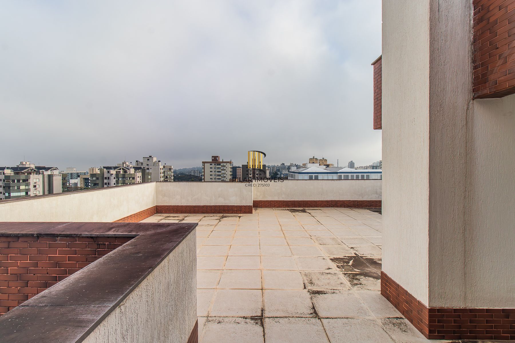 APARTAMENTO COBERTURA - 2 DORMS - 2 VAGAS - 166,21 m² - TRISTEZA