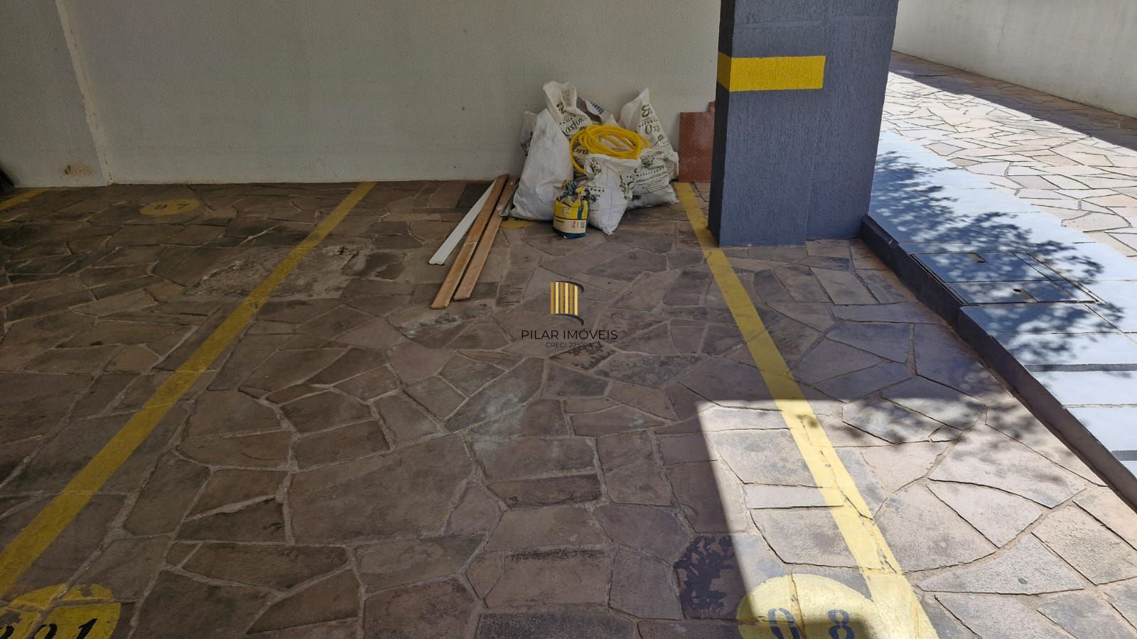 Apartamento todo reformado pronto para morar no Menino Deus