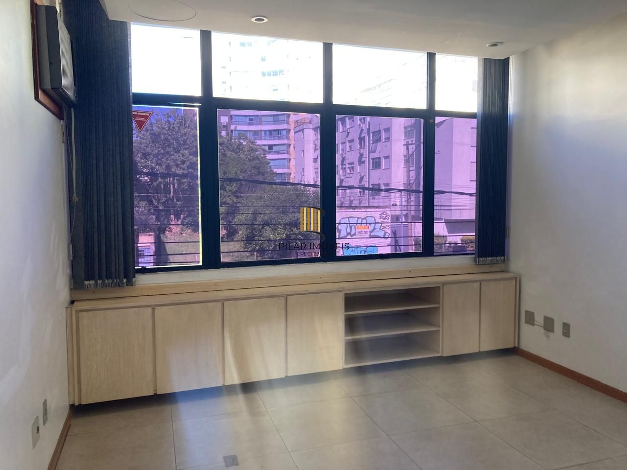 Conjunto de Salas na Rua Érico Veríssimo