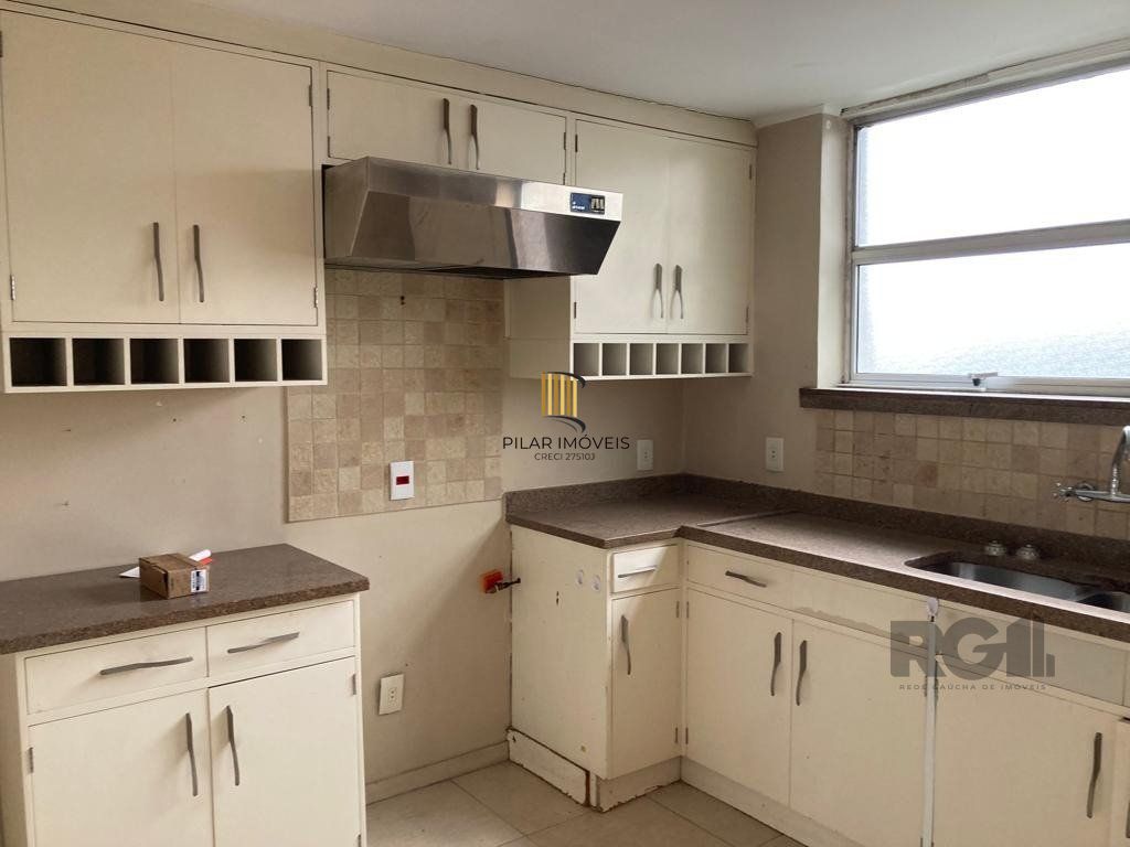 Apartamento - 3 dormitórios - 144,71 m² - Menino Deus