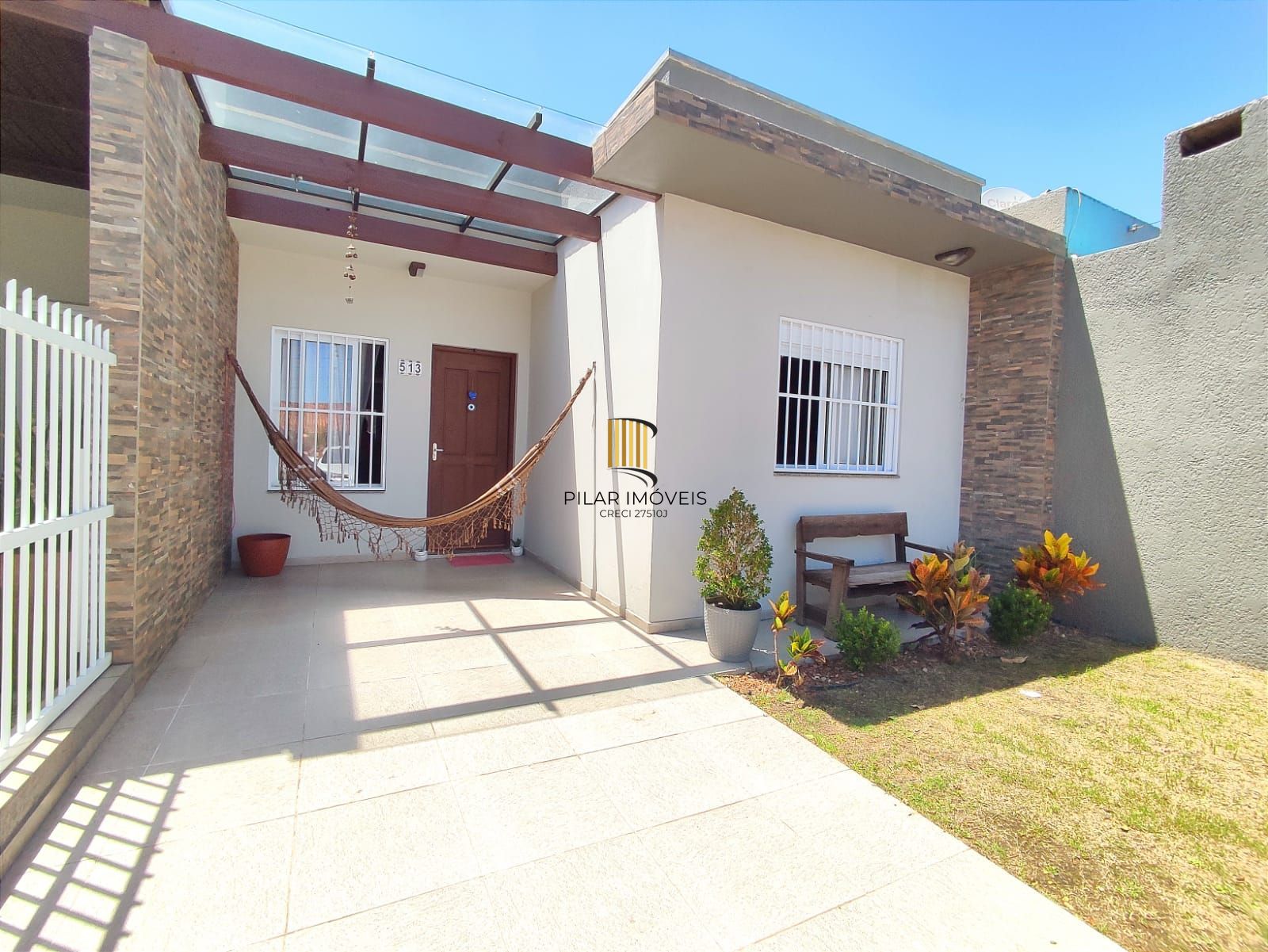 LINDA CASA DE 2 DOMITÓRIOS, PRÓXIMA AO MAR - Pilar Imóveis
