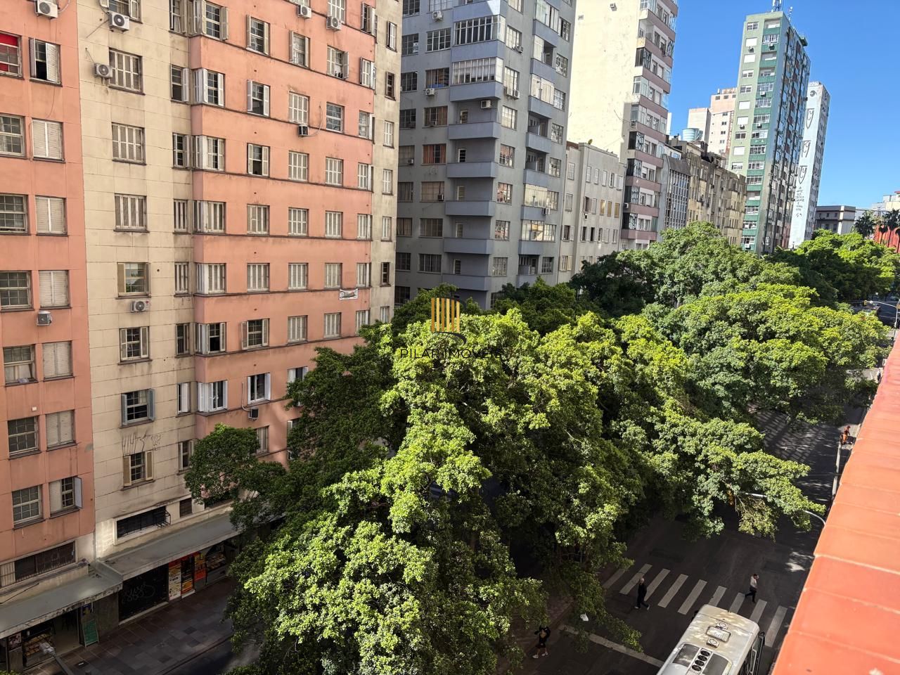 Sala comercial 822,66m² no centro de Porto Alegre