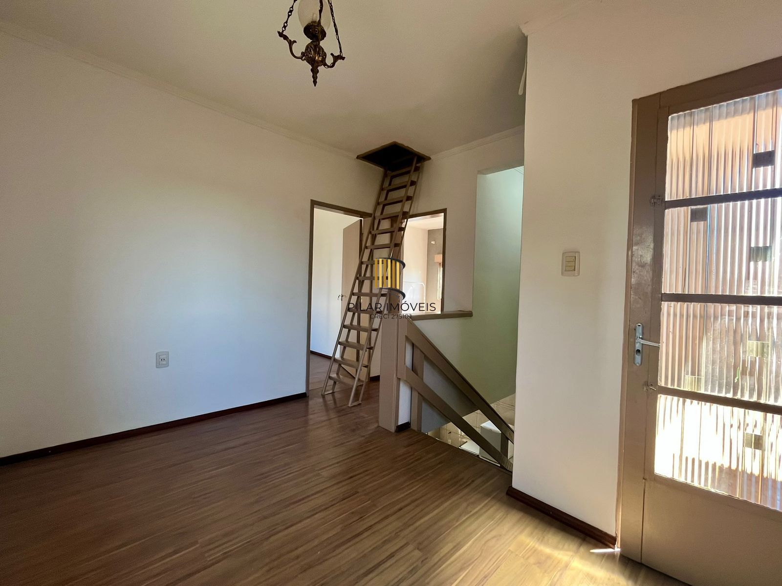 2 Casas independentes em terreno de 480m.