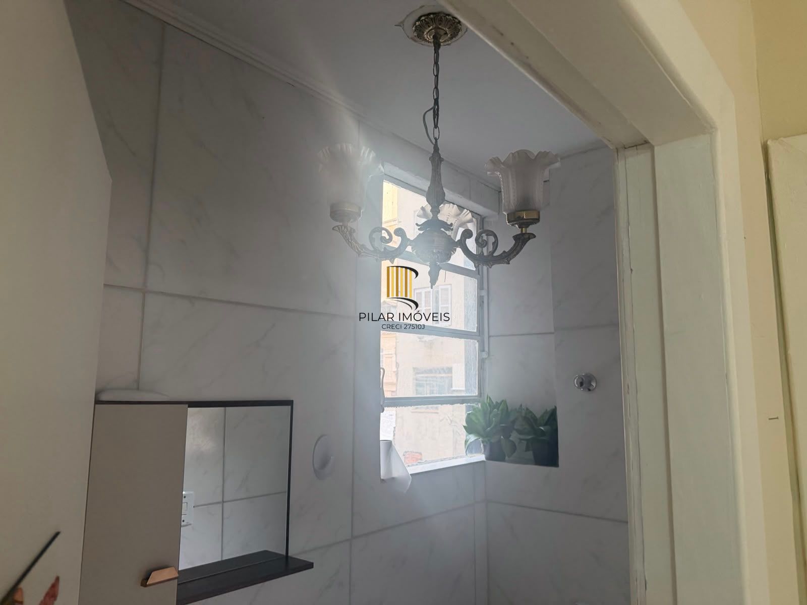 Excelente oportunidade sala comercial rua DR. flores , 0 dormitório