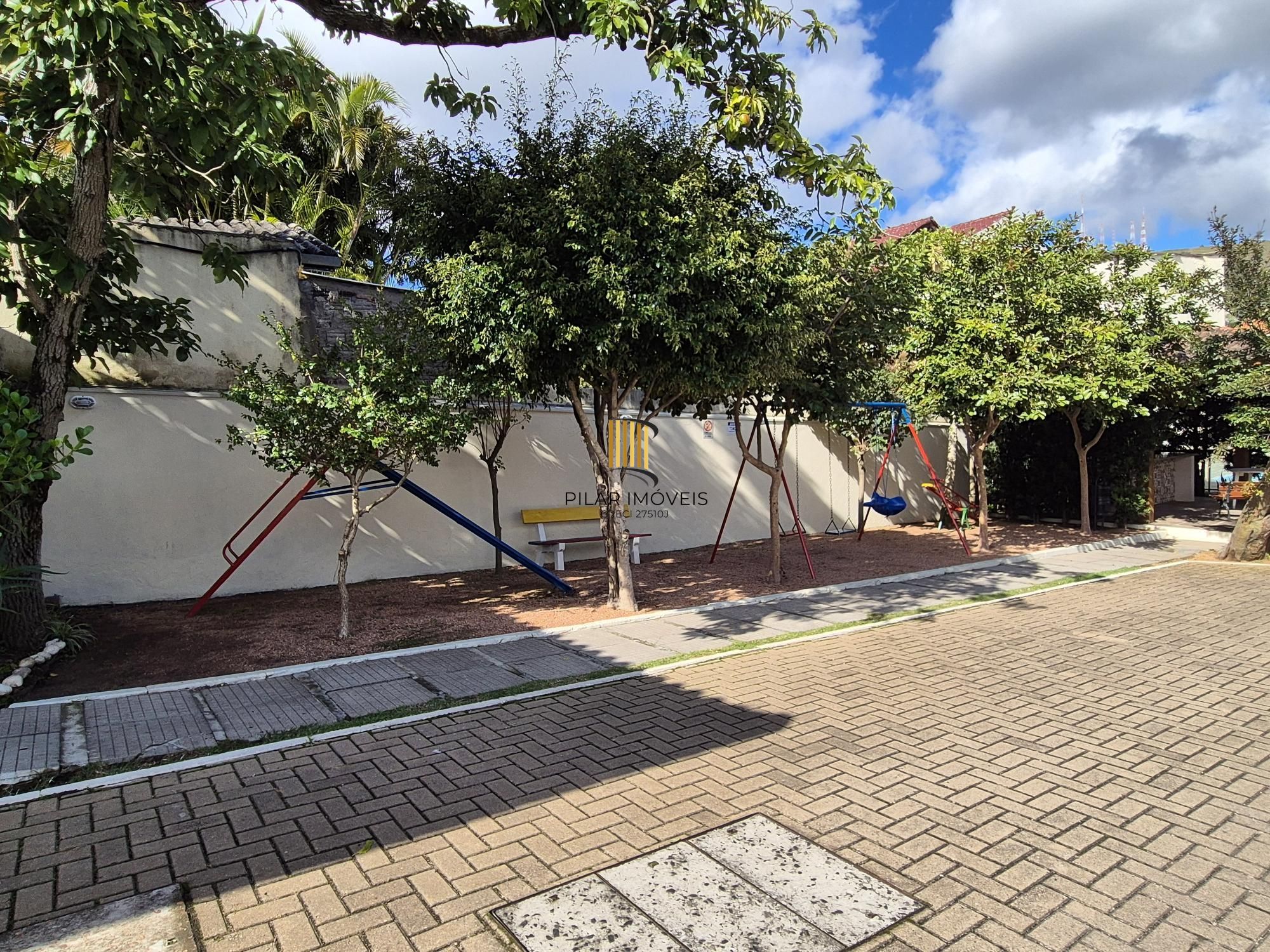 Casa de condominio com infra