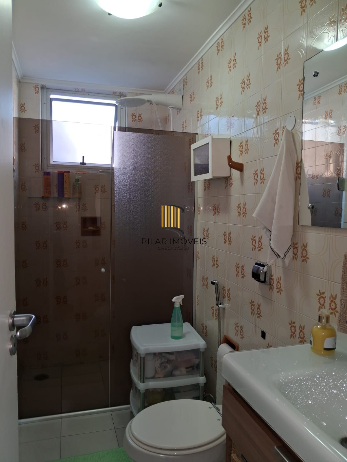 Apartamento de 58 m² com 2 quartos localizado no Bairro Menino Deus.