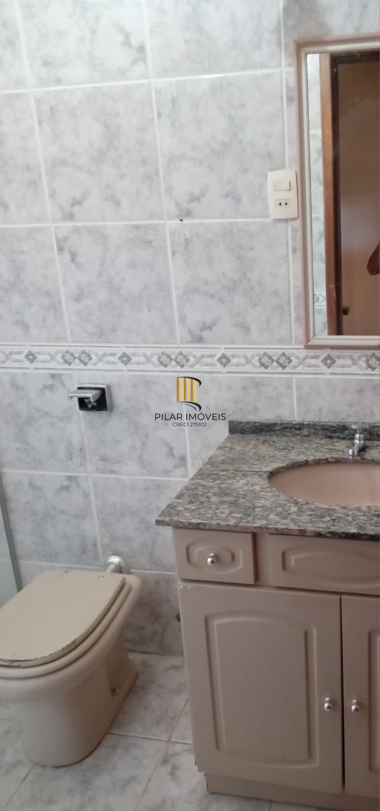 Ótima Casa com 4 Dormitórios no Bairro Cidade Baixa